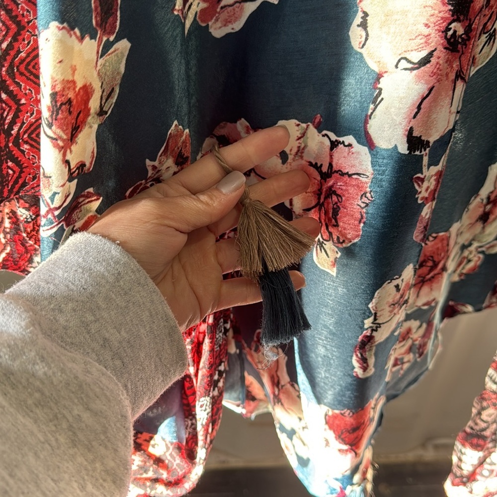 Brand new kimono floral - Picture 2 of 4